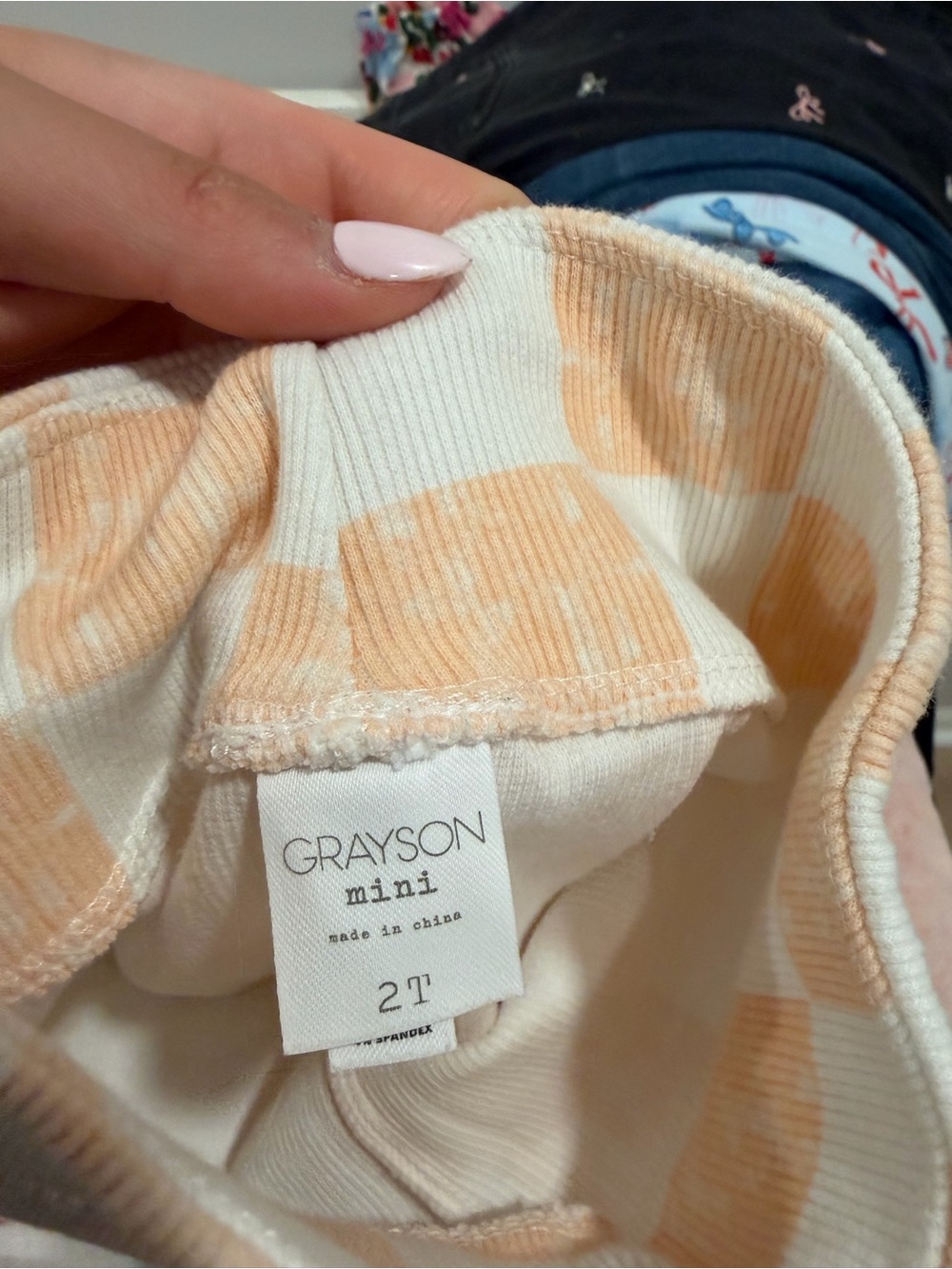 Grayson Mini Girls Ribbed Shorts— Cream & Peach Check